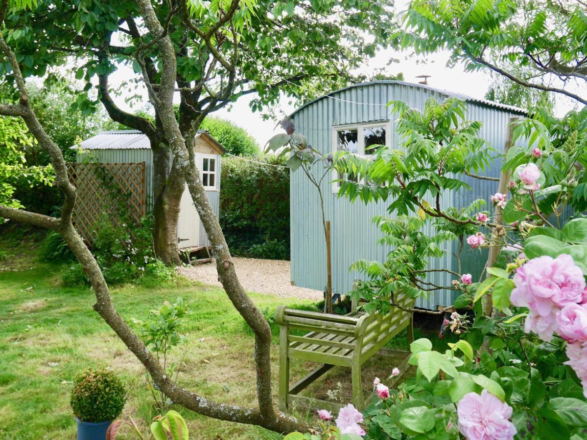 The Wayside Shepherd Hut Beaulieu Exterior photo