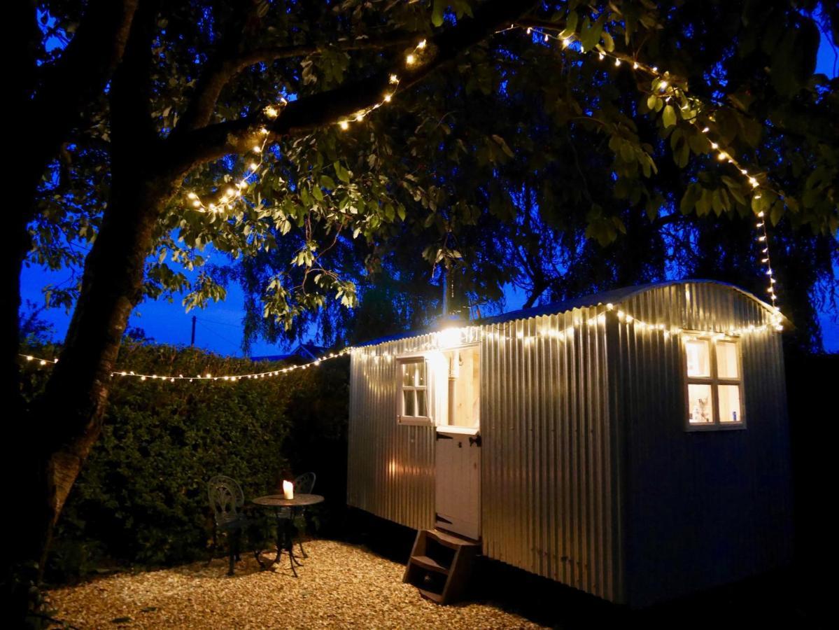 The Wayside Shepherd Hut Beaulieu Exterior photo