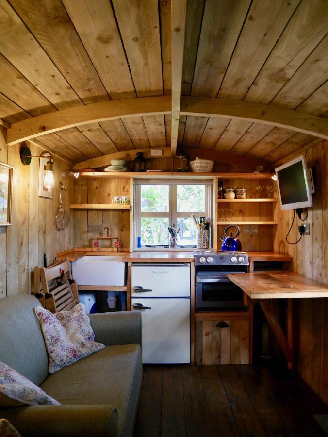 The Wayside Shepherd Hut Beaulieu Exterior photo